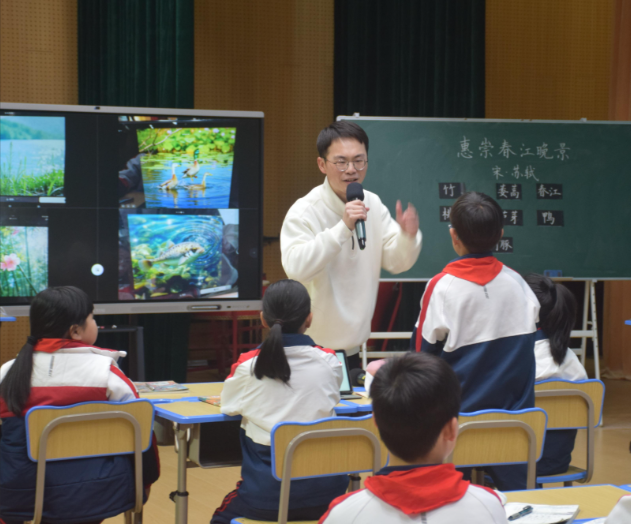 坚实的硬件基础学生的借阅行为实时成为后台详实的分析数据 坚实的硬件基础学生的借阅行为实时成为后台详实的分析数据