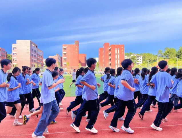 提高选用的灵活性和适配性真真实正让教辅服务于学生减轻家长负担