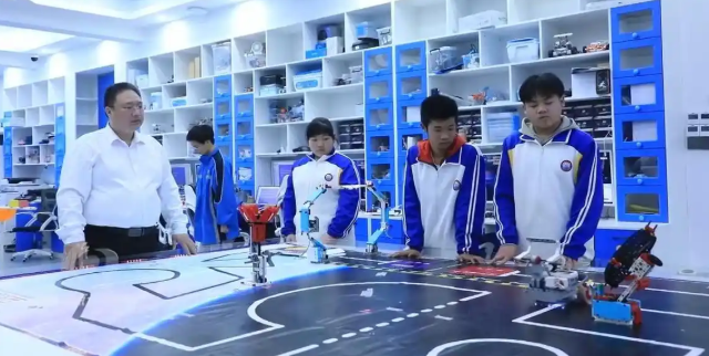 从小筑牢科技素质根基发展战略学会人工智能与机器人教育 从小筑牢科技素质根基发展战略学会人工智能与机器人教育